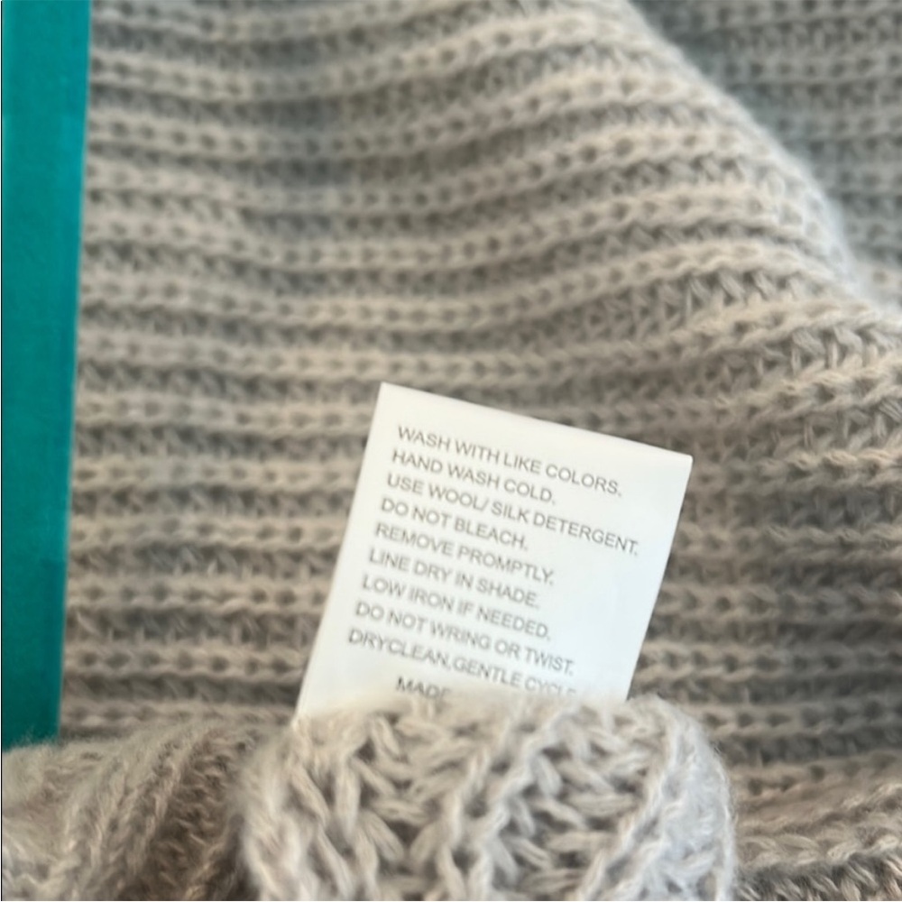NWOT SHEIN Oversized Cozy Light Gray Women's Sweater/Wrap - Picture 4 of 5